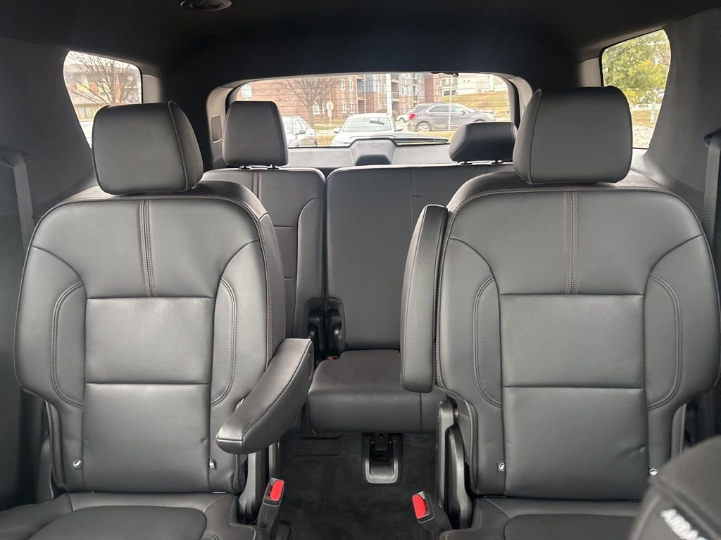 Used 2023 Chevrolet Traverse RS w/ LPO, Floor Liner Package image 35