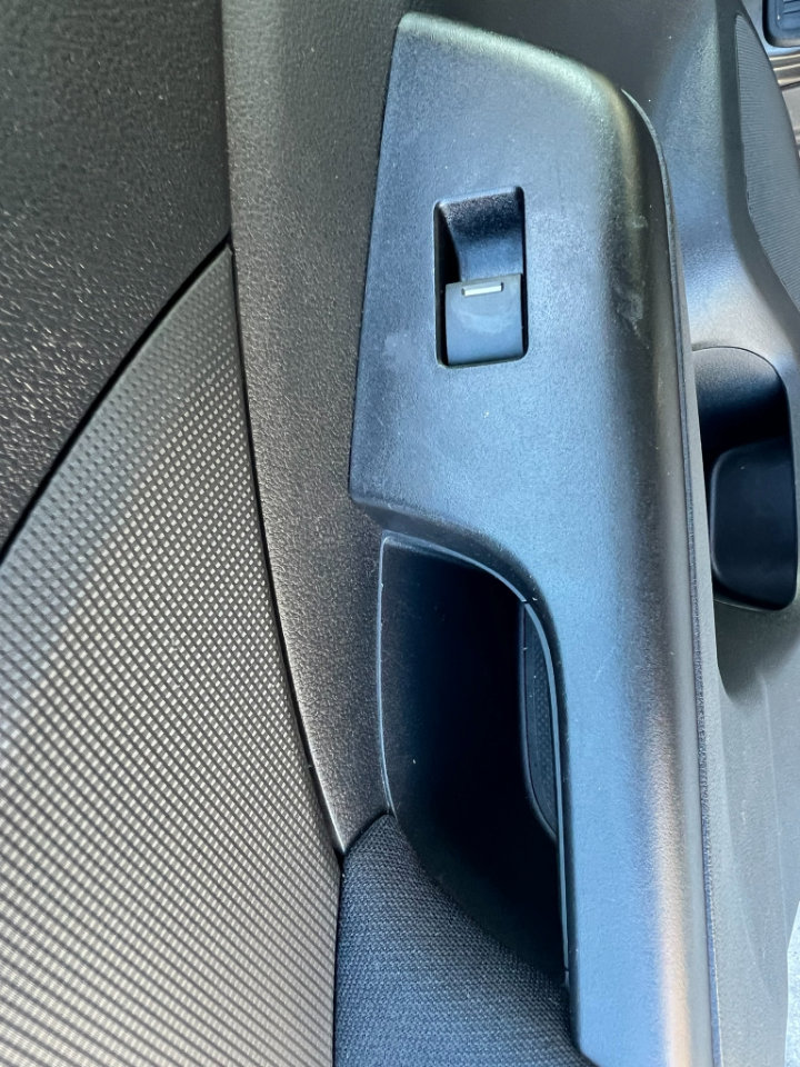 Used 2015 Honda CR-V LX image 25