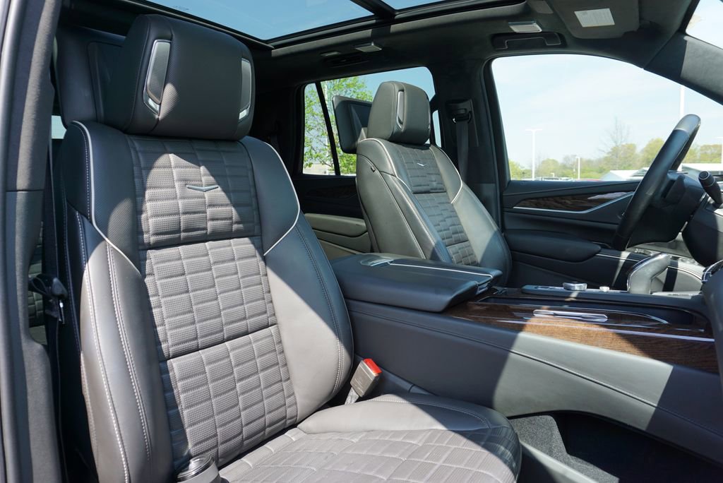 Used 2022 Cadillac Escalade Sport Platinum w/ LPO, ONYX Package image 50