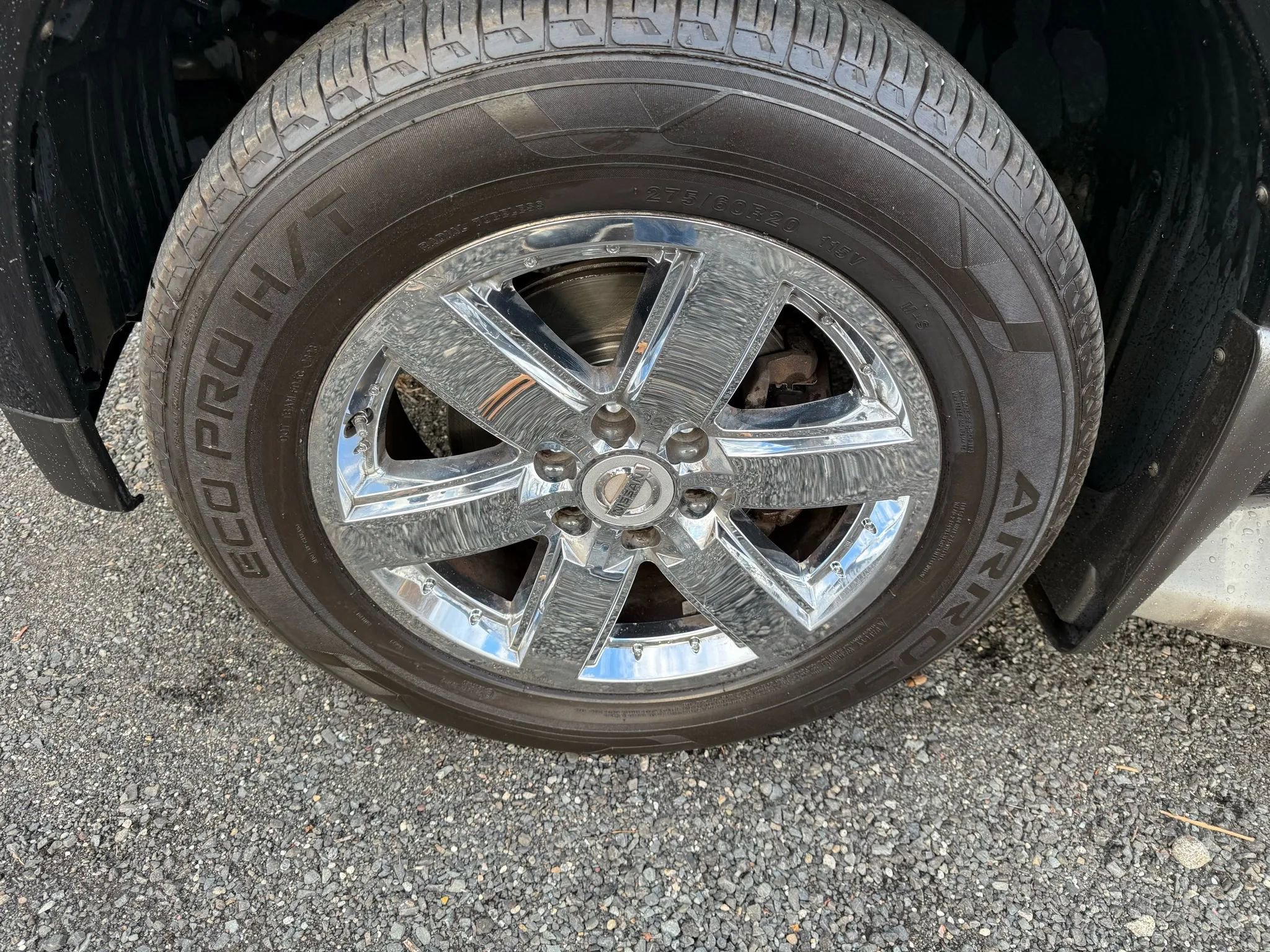 Used 2010 Nissan Armada Platinum w/ Captain Seat Pkg image 9