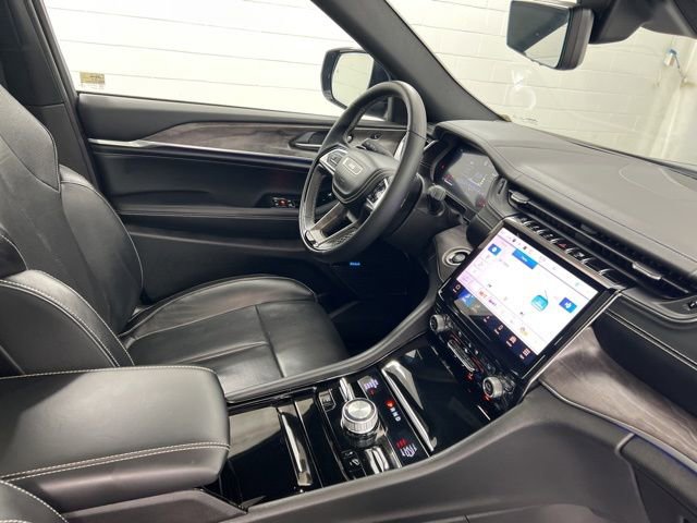 Used 2022 Jeep Grand Cherokee Overland w/ Adv Protech Group III image 25