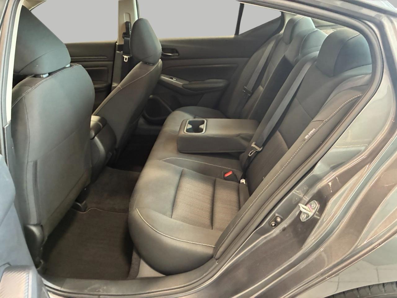 Used 2025 Nissan Altima 2.5 SV FWD image 21