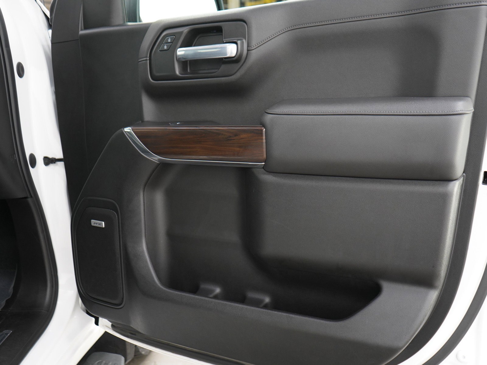 Used 2021 GMC Sierra 1500 SLT w/ SLT Convenience Package AWD/4WD image 9