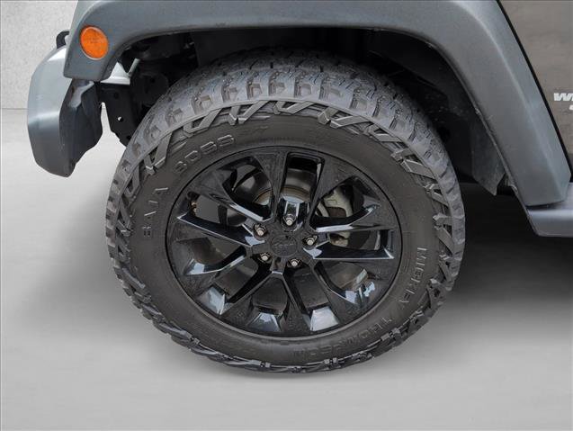Used 2016 Jeep Wrangler Unlimited Rubicon w/ Connectivity Group AWD/4WD image 24