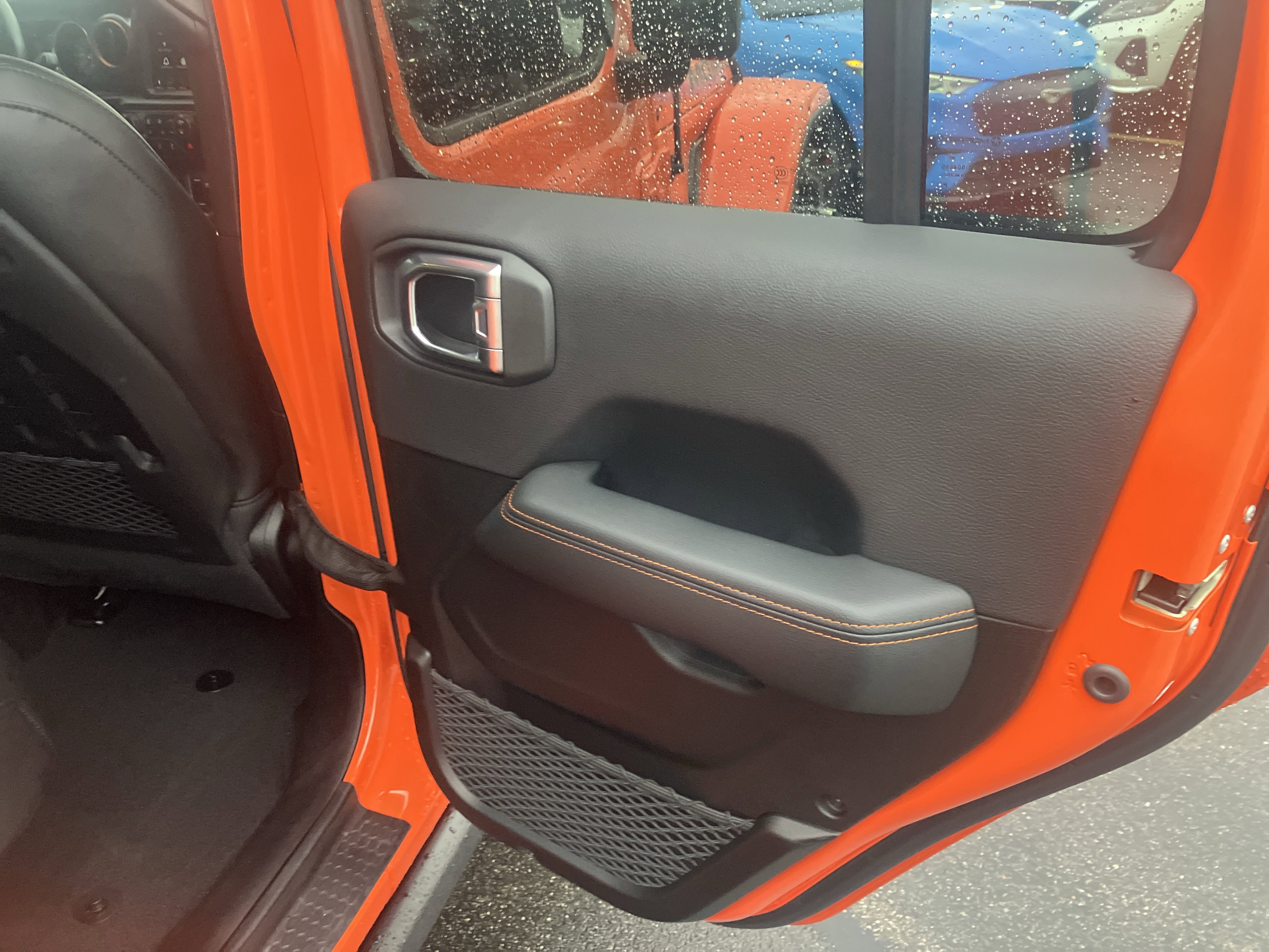 Used 2023 Jeep Gladiator Mojave w/ Cold Weather Group image 10