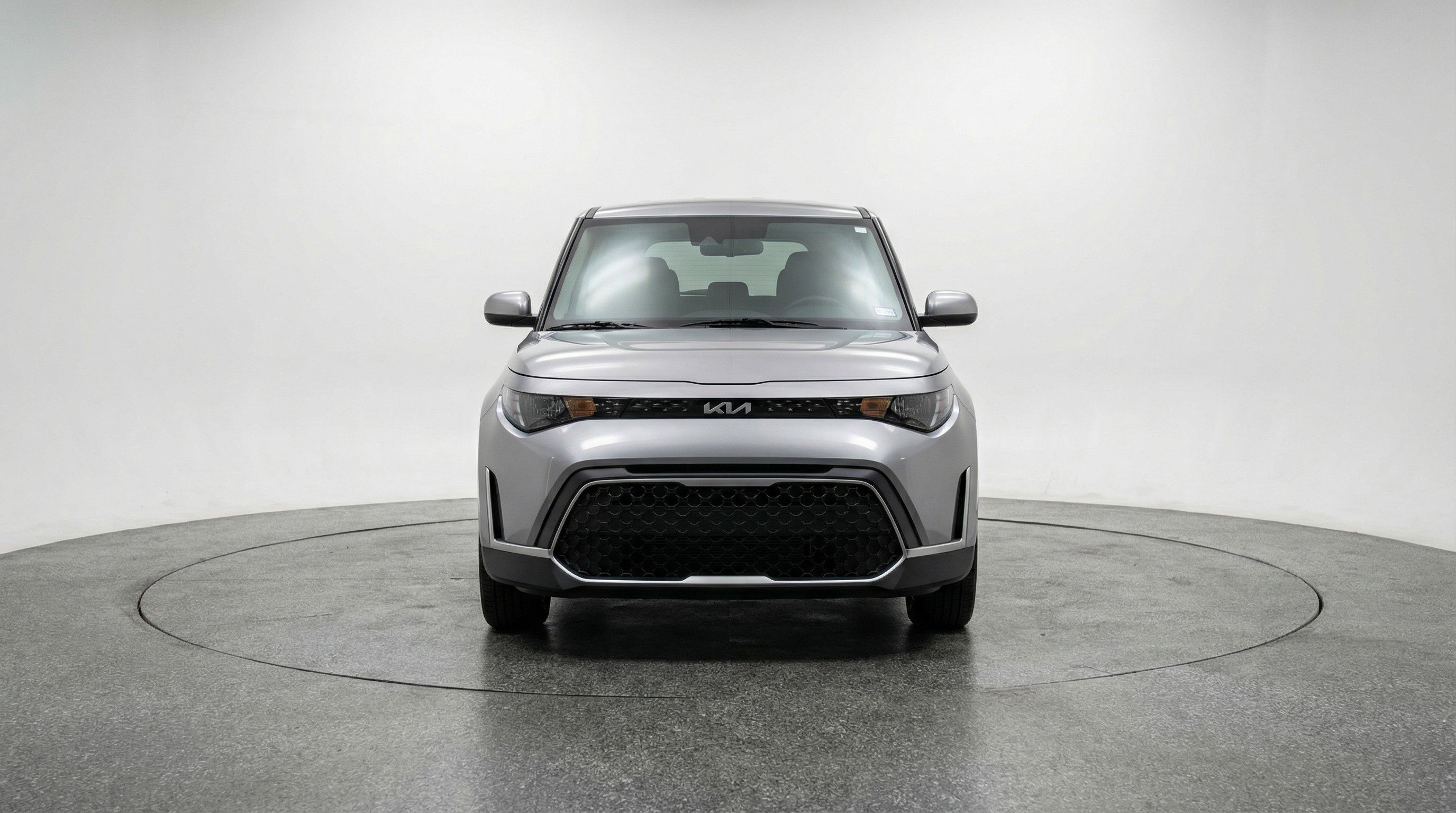 Used 2025 Kia Soul LX w/ LX Technology Package image 2