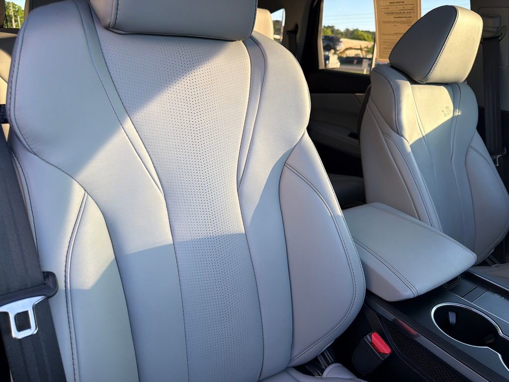 Used 2025 Acura MDX FWD w/ Technology Package image 41