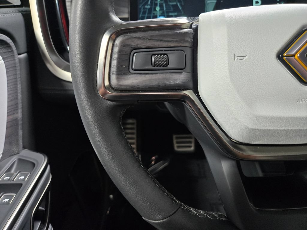 Used 2023 Rivian R1S Adventure AWD/4WD image 15