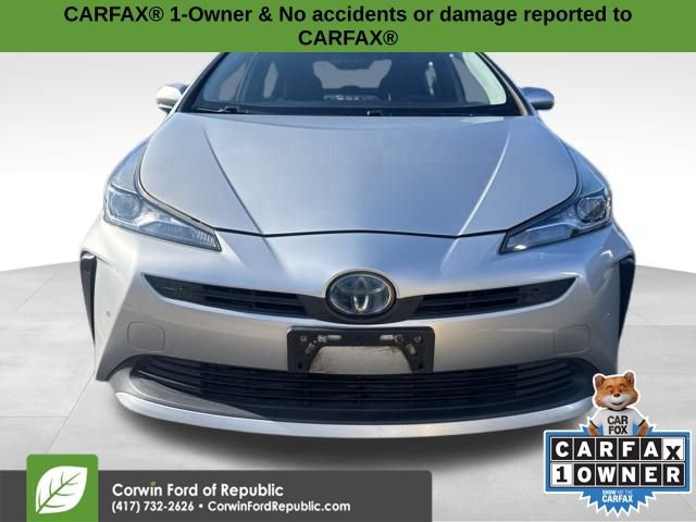 Used 2020 Toyota Prius LE image 2