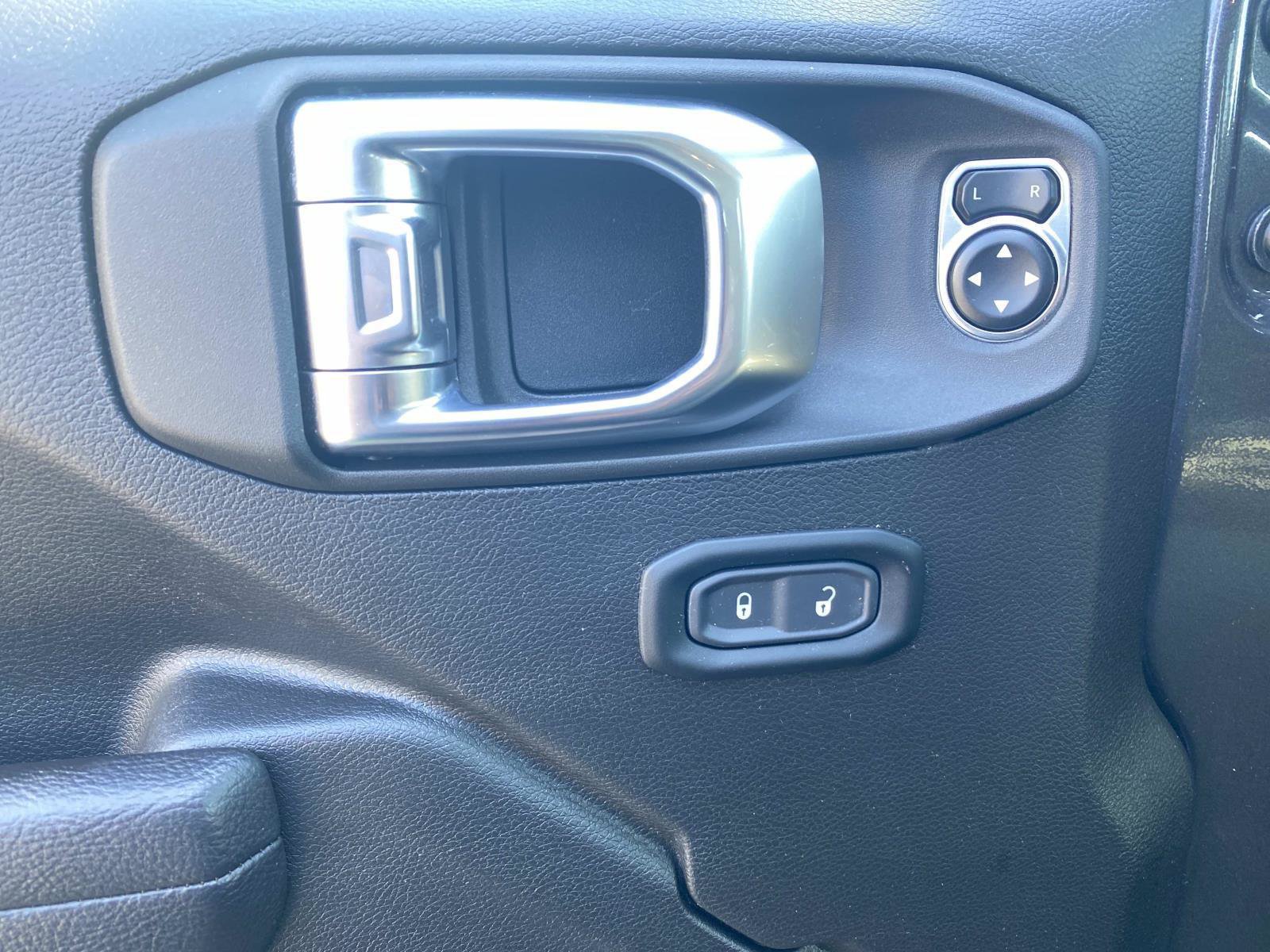 Used 2024 Jeep Wrangler Unlimited w/ Convenience Group AWD/4WD image 21