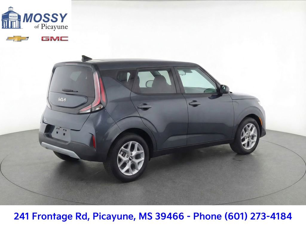 Used 2025 Kia Soul LX image 7