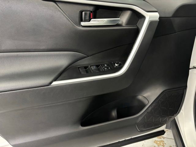 Used 2021 Toyota RAV4 XLE image 10