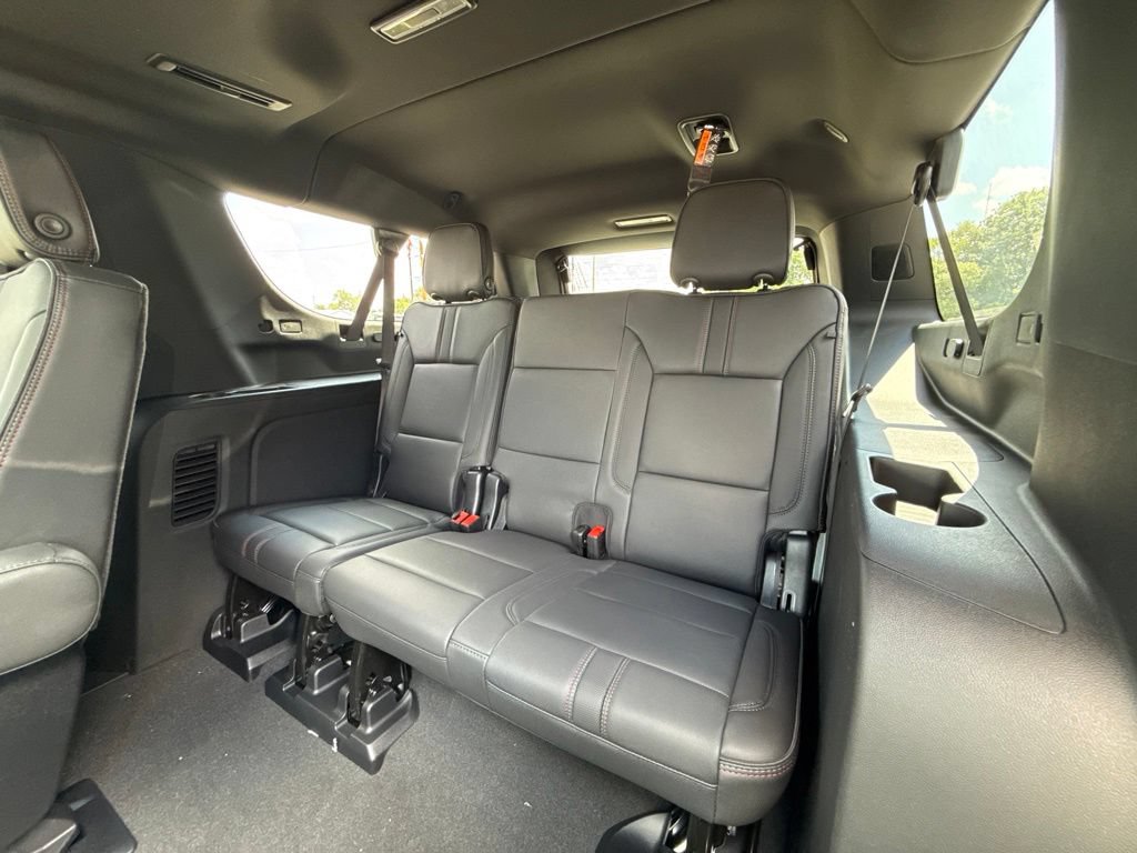 New 2026 Chevrolet Suburban RST w/ RST Capability Package AWD/4WD image 24