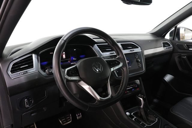 Used 2023 Volkswagen Tiguan SE R-Line FWD image 15