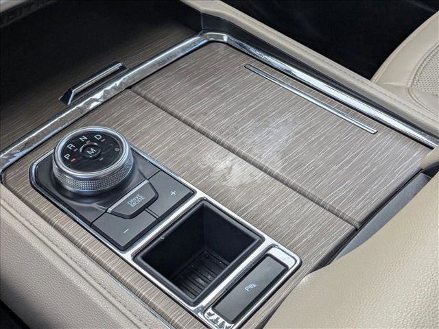Used 2022 Ford Expedition Limited image 12