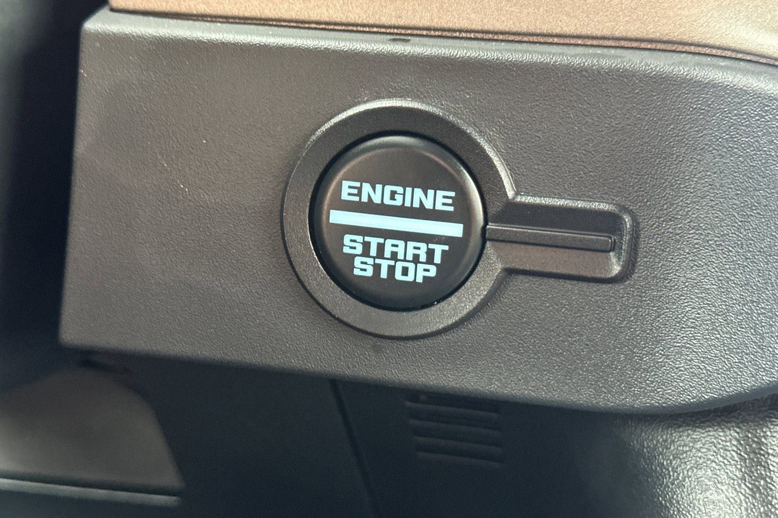 Used 2025 Ford Bronco Outer Banks image 23