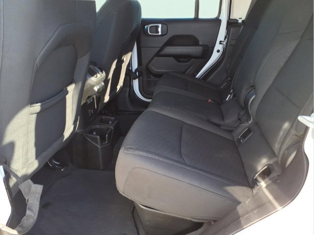 Used 2023 Jeep Gladiator Overland AWD/4WD image 17
