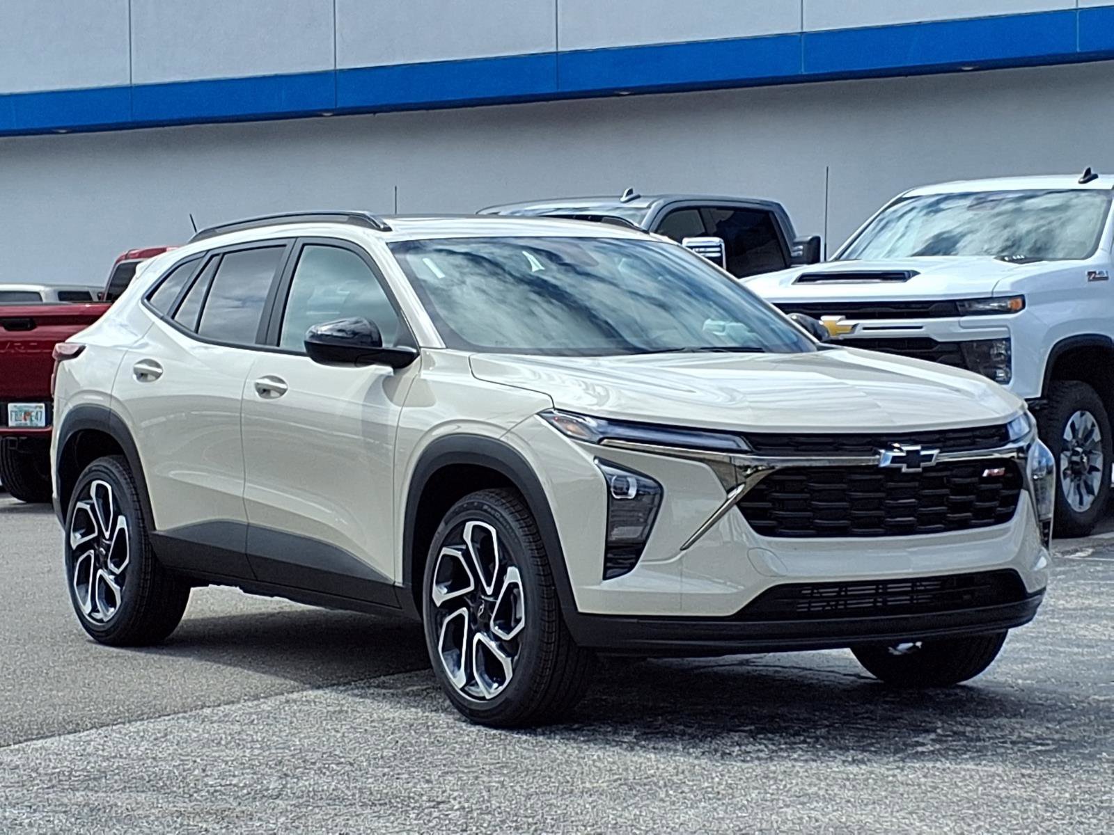 New 2026 Chevrolet Trax RS w/ Sunroof Package FWD image 1