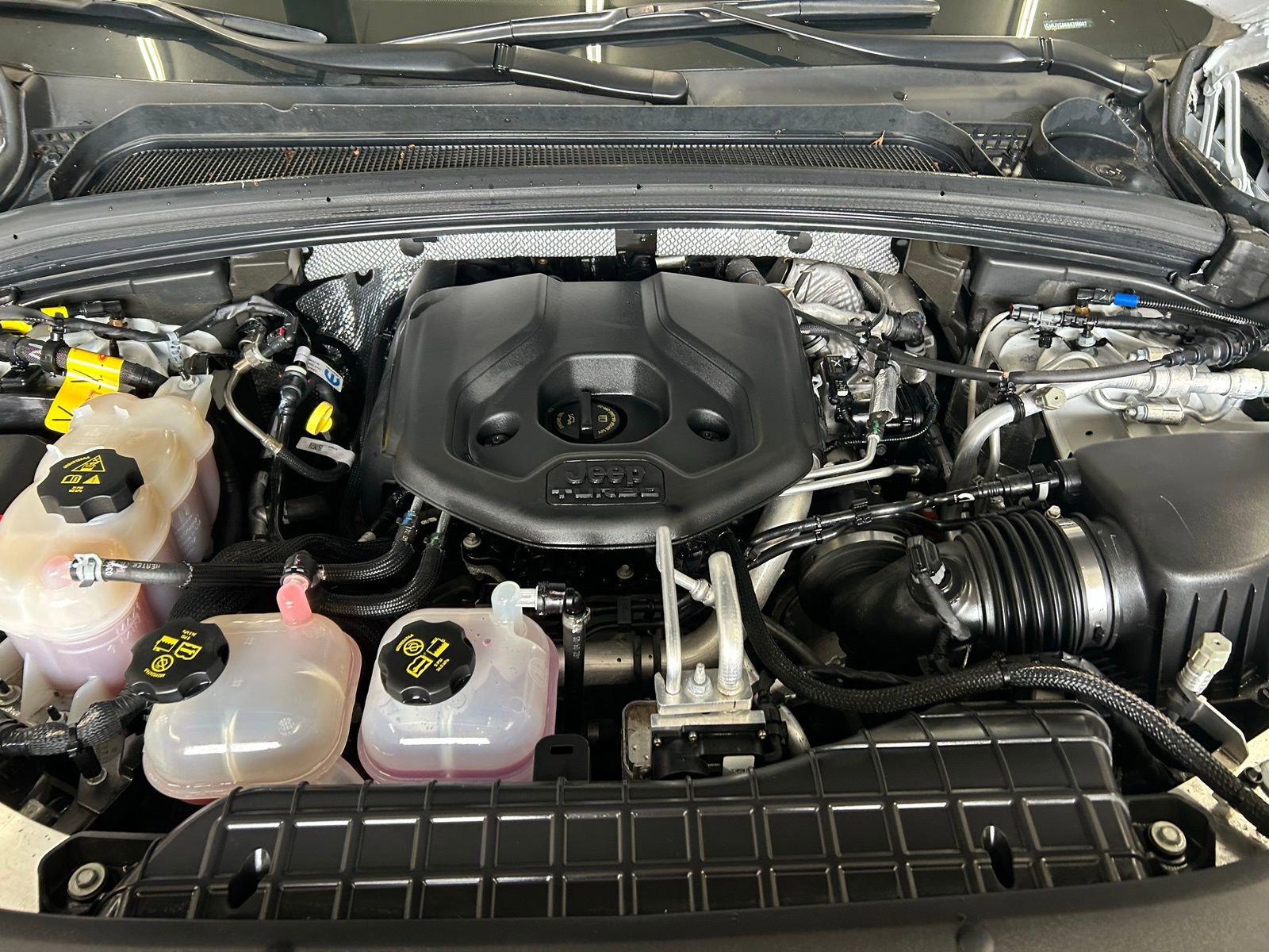 Certified 2022 Jeep Grand Cherokee Trailhawk w/ Luxury Tech Group III image 34