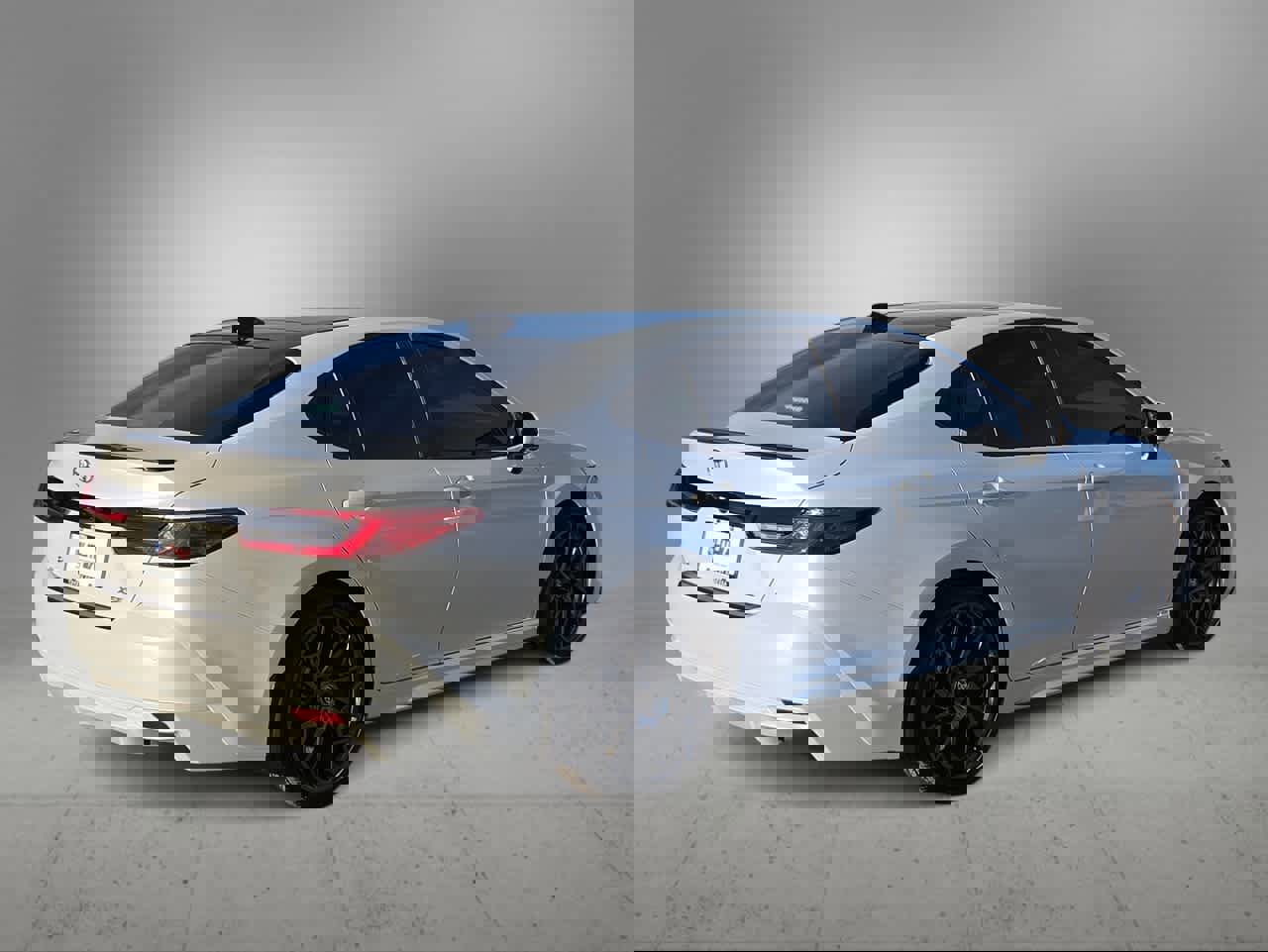 Used 2025 Toyota Camry XSE w/ Premium Plus Package image 8