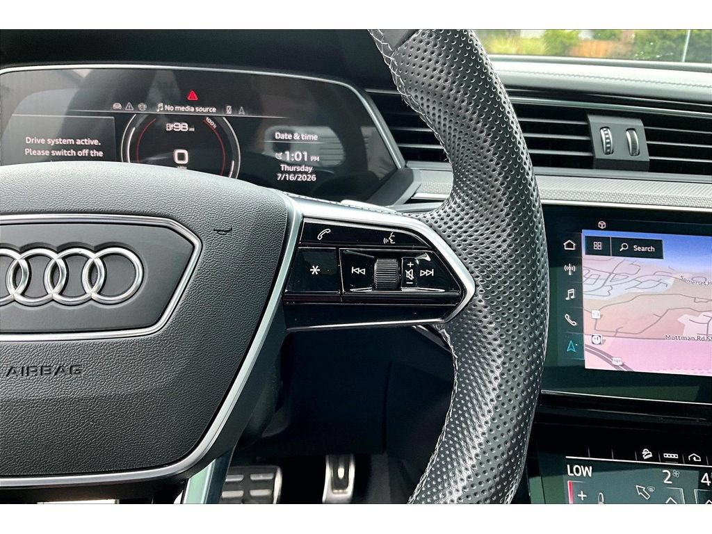 Used 2024 Audi SQ8 e-tron Premium Plus w/ Black Optic Package AWD/4WD image 19