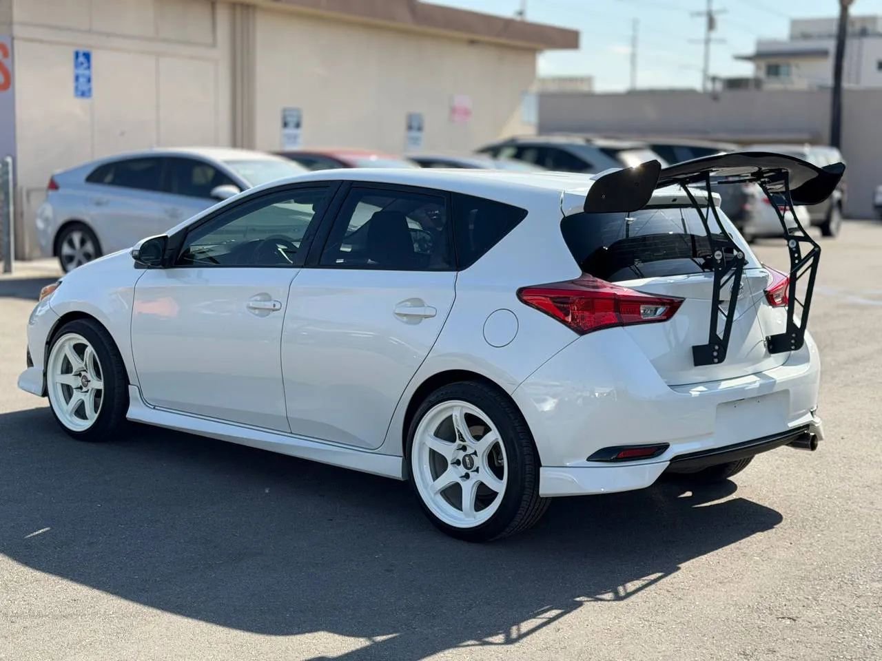 Used 2018 Toyota Corolla iM w/ Carpet Mat Package (TMS) image 10