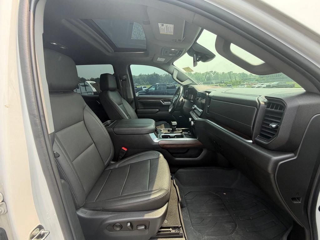 Used 2023 GMC Sierra 1500 SLT AWD/4WD image 13