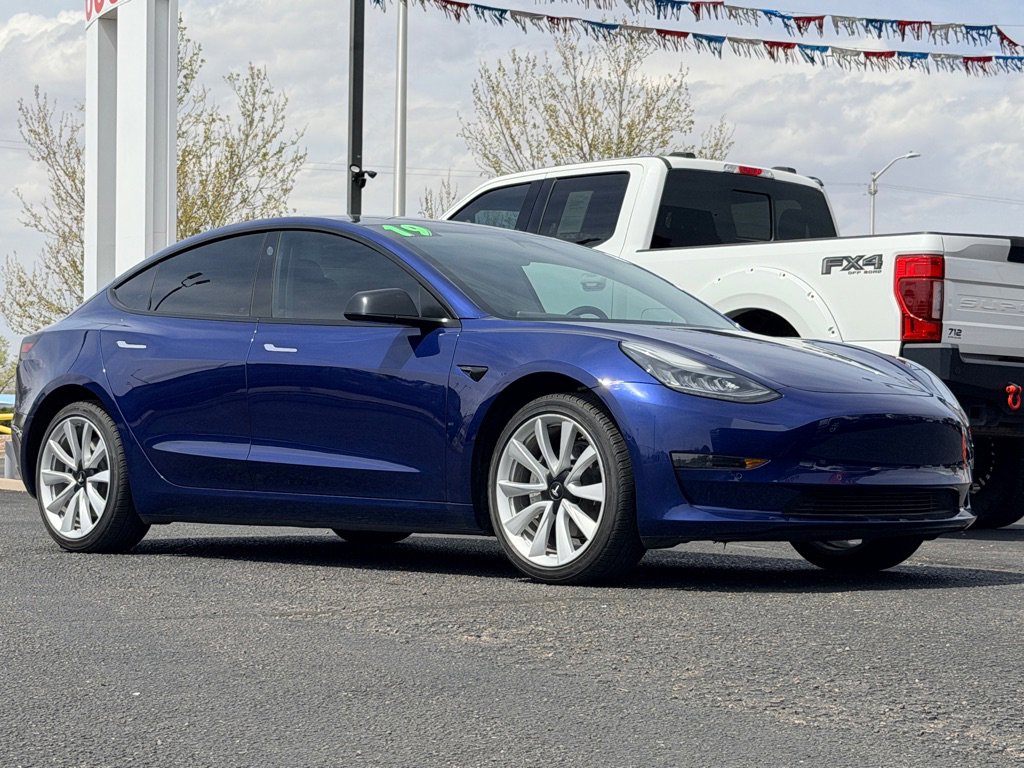 Used 2019 Tesla Model 3 Standard Range image 37