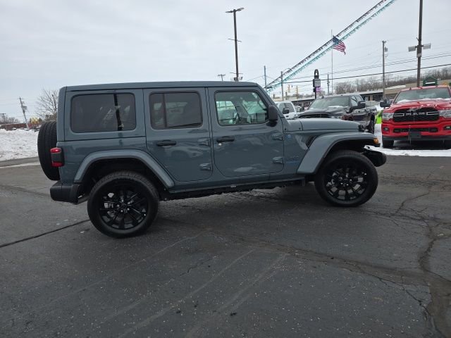 Used 2025 Jeep Wrangler Unlimited Sahara w/ Safety Group AWD/4WD image 7