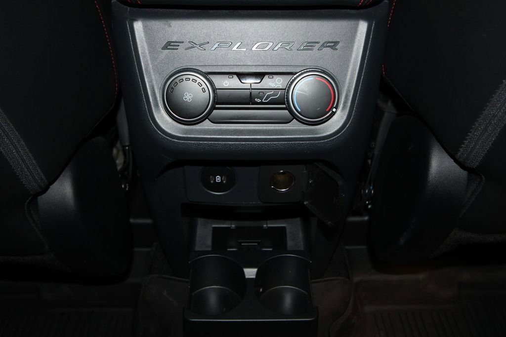 Used 2025 Ford Explorer ST-Line image 30