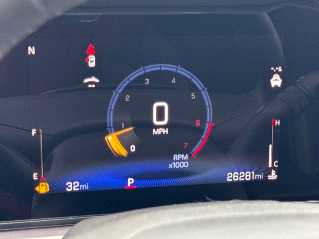 Used 2024 Chevrolet Trax LT w/ Sunroof Package image 39