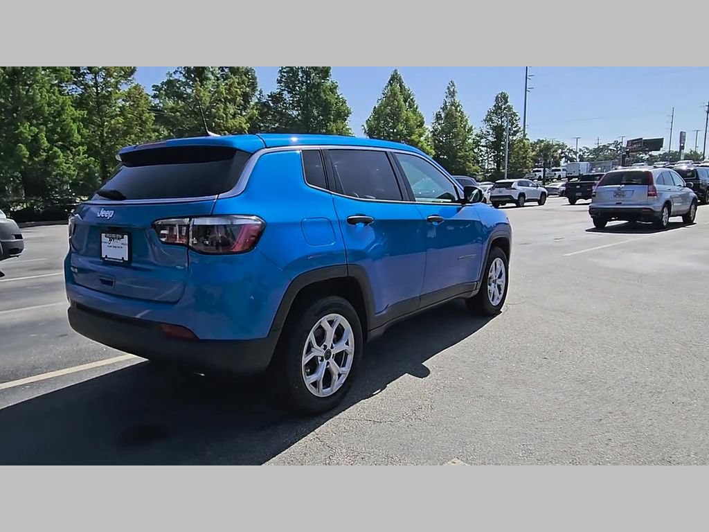 Used 2025 Jeep Compass Sport AWD/4WD image 34