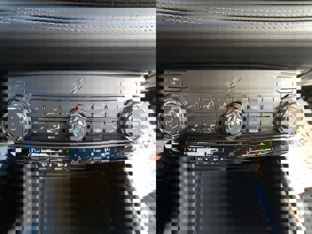 Used 2023 Dodge Durango SXT Launch Edition image 18