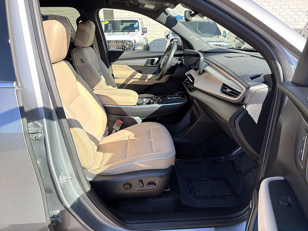 Used 2026 Buick Enclave Preferred w/ LPO, Floor Liner Package FWD image 27