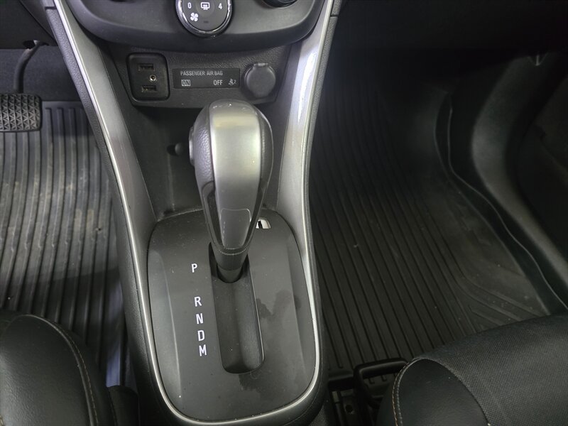 Used 2019 Chevrolet Trax LT w/ LT Convenience Package FWD image 20