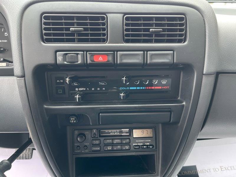 Used 1994 Nissan Pickup XE image 27