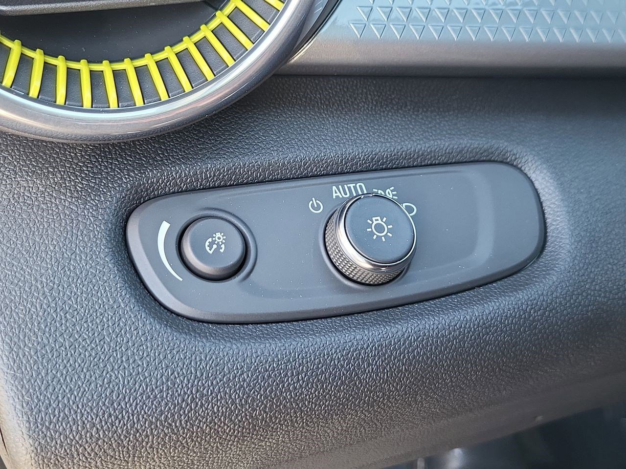 New 2026 Chevrolet Trax LT image 22