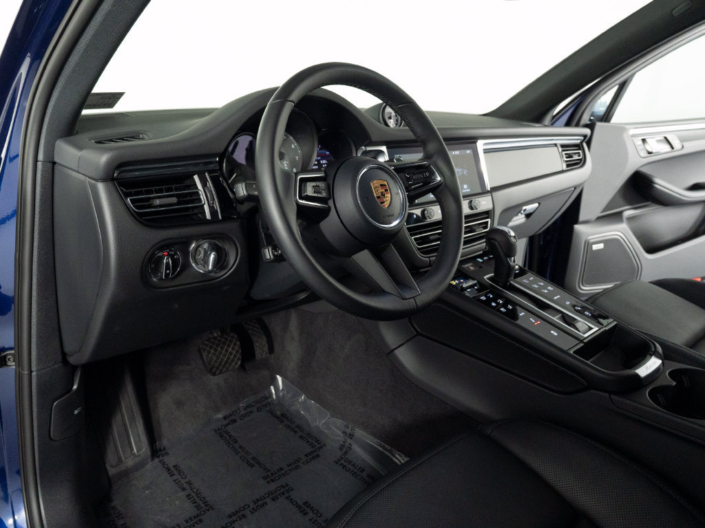 Certified 2026 Porsche Macan S AWD/4WD image 4