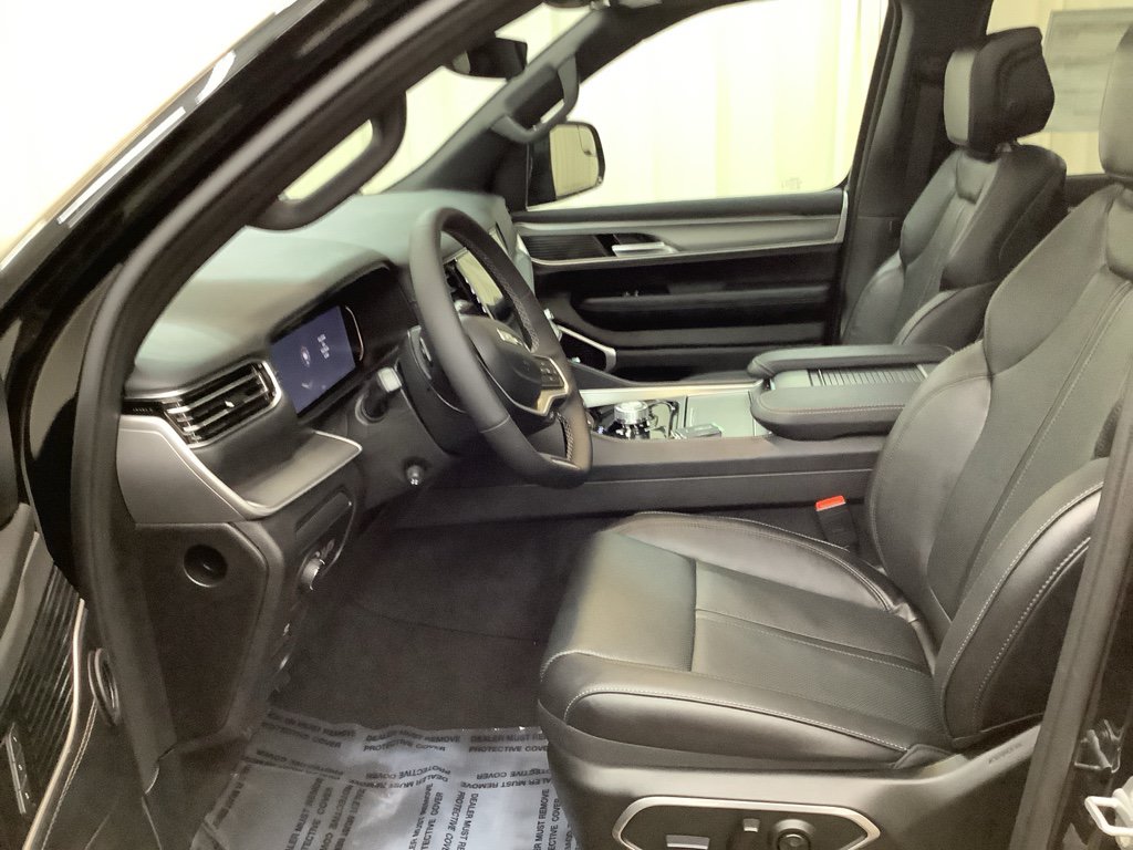 New 2026 Jeep Grand Wagoneer 4WD w/ Premium Group I image 15