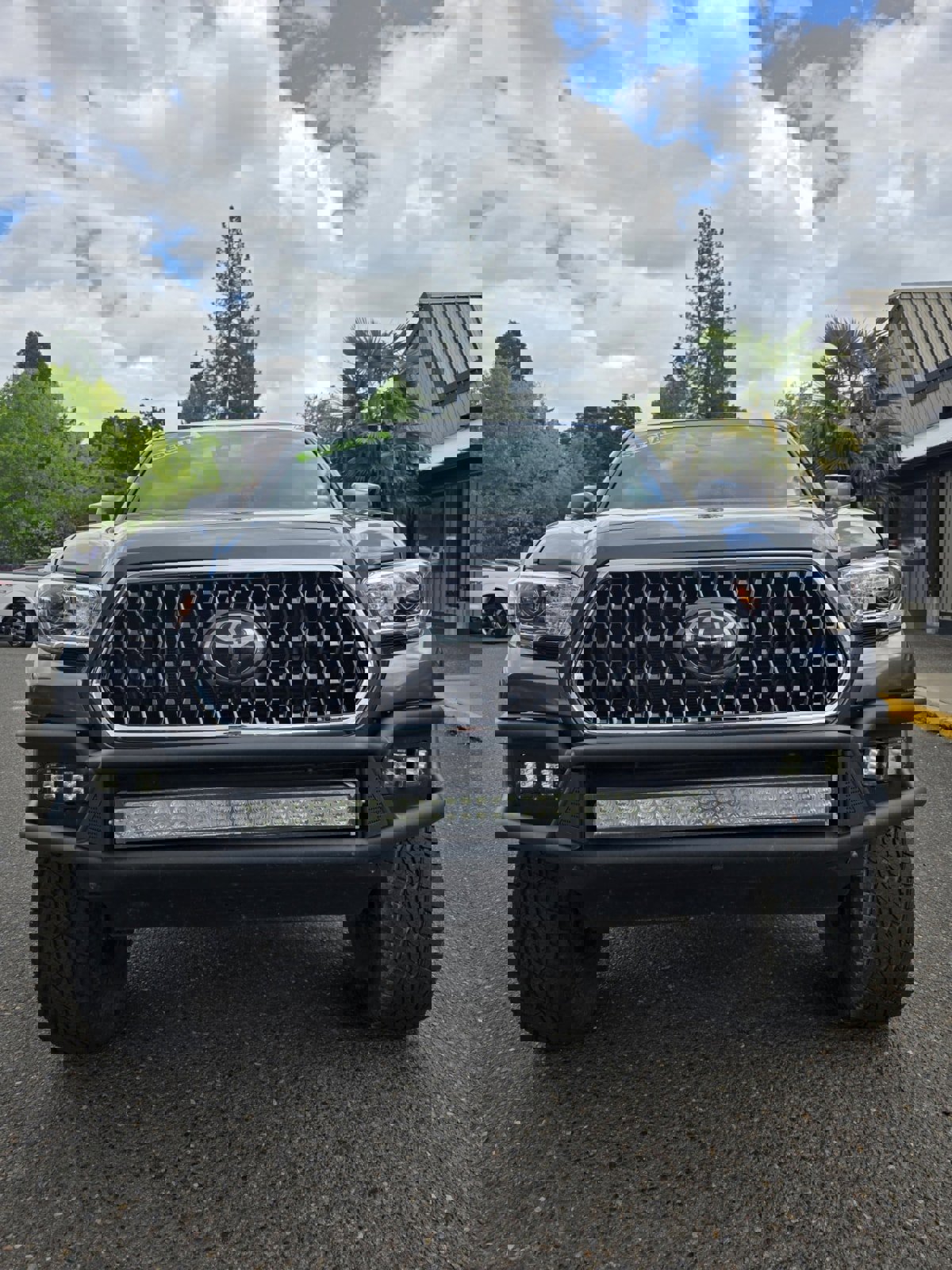 Used 2018 Toyota Tacoma TRD Off-Road image 5