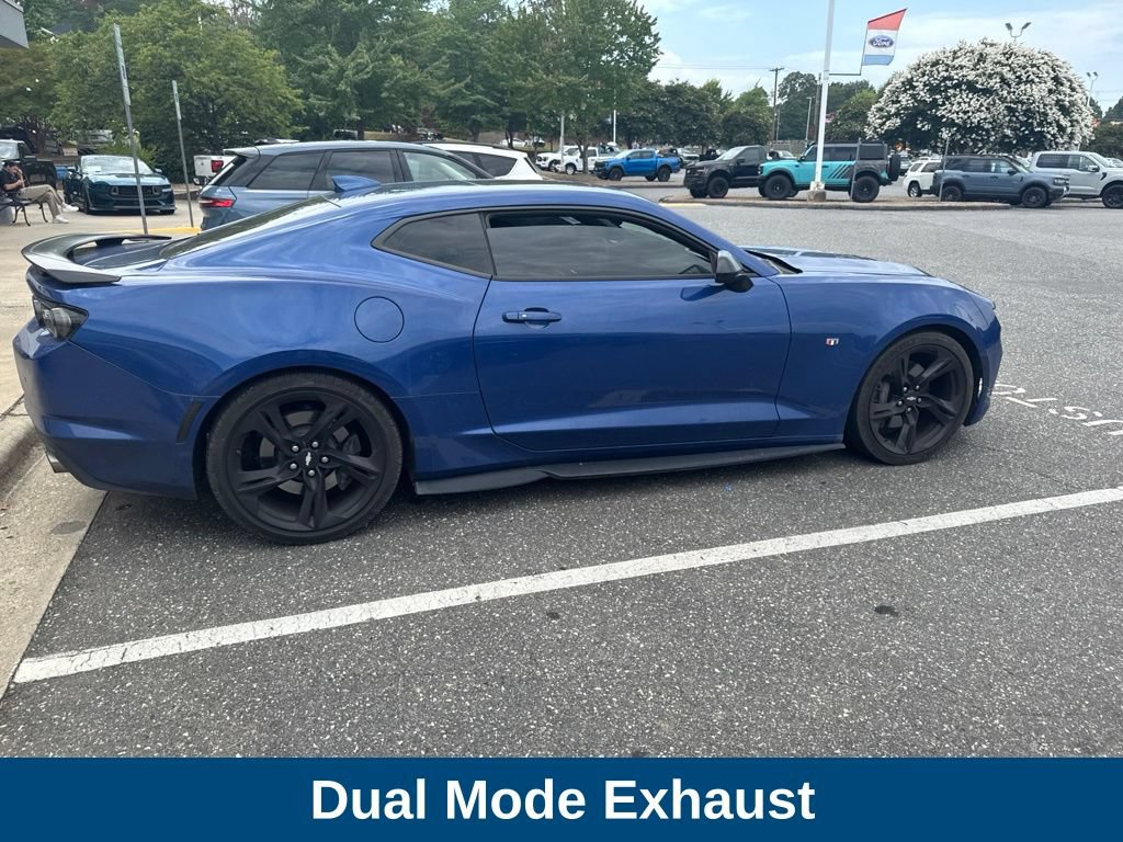 Used 2019 Chevrolet Camaro SS w/ Black Appearance Package RWD image 7
