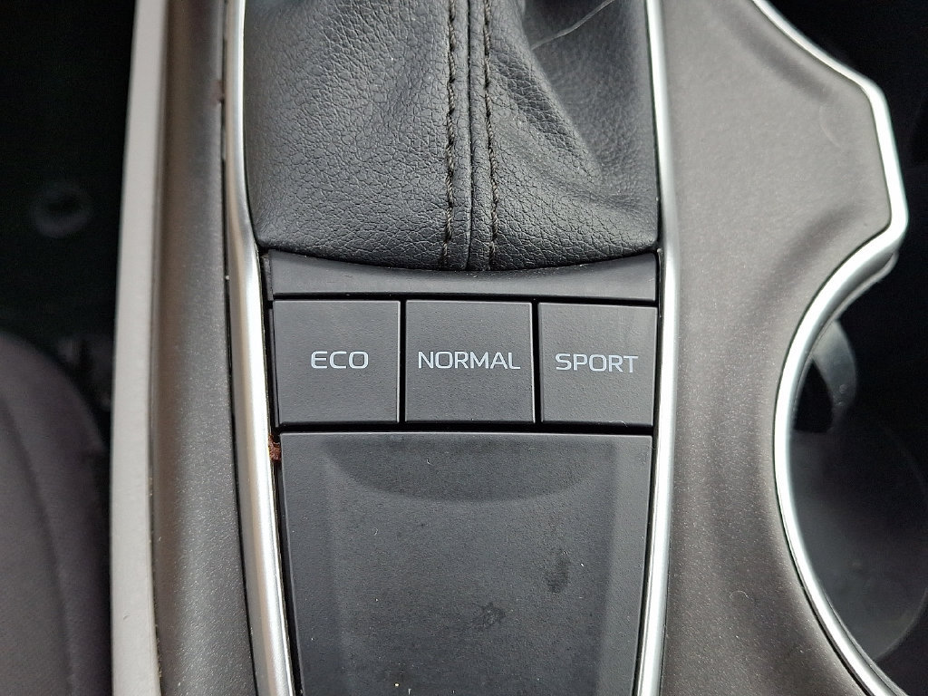 Used 2024 Toyota Camry LE w/ Convenience Package FWD image 24