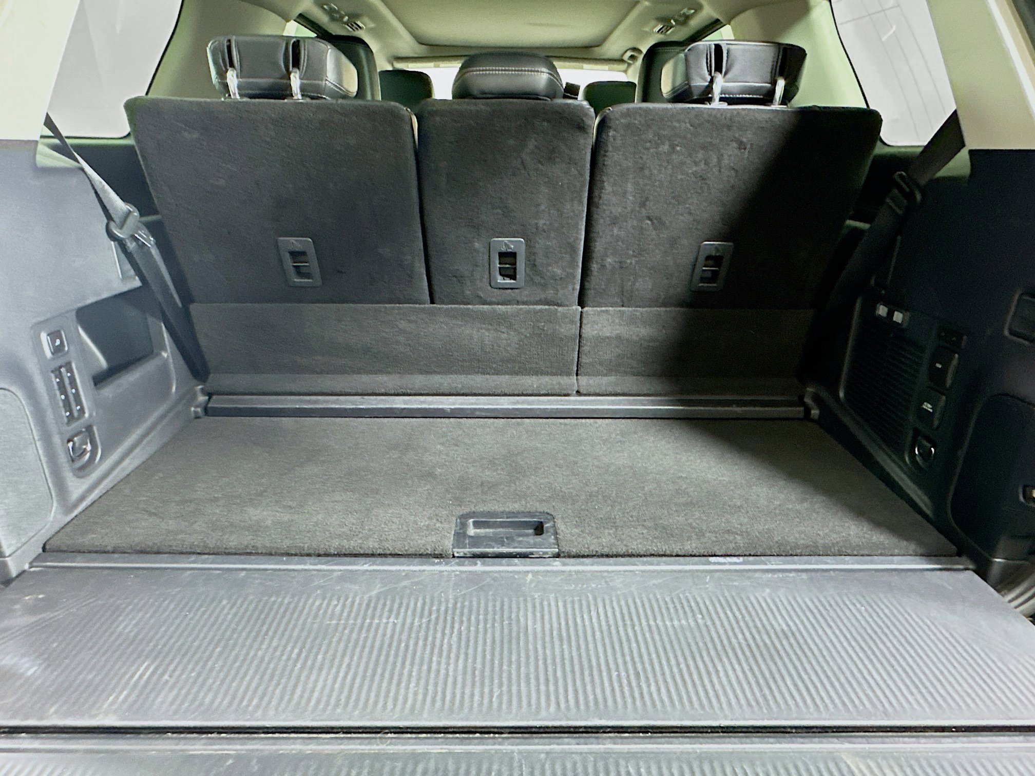 Used 2025 Ford Expedition Platinum image 31