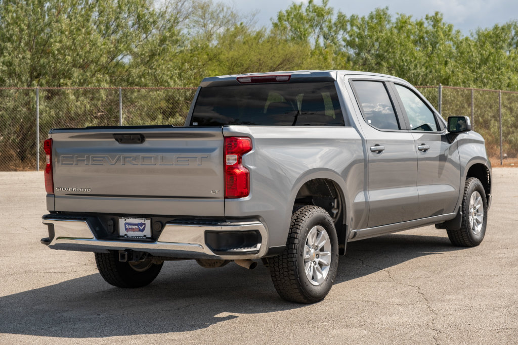 Used 2025 Chevrolet Silverado 1500 LT RWD image 8