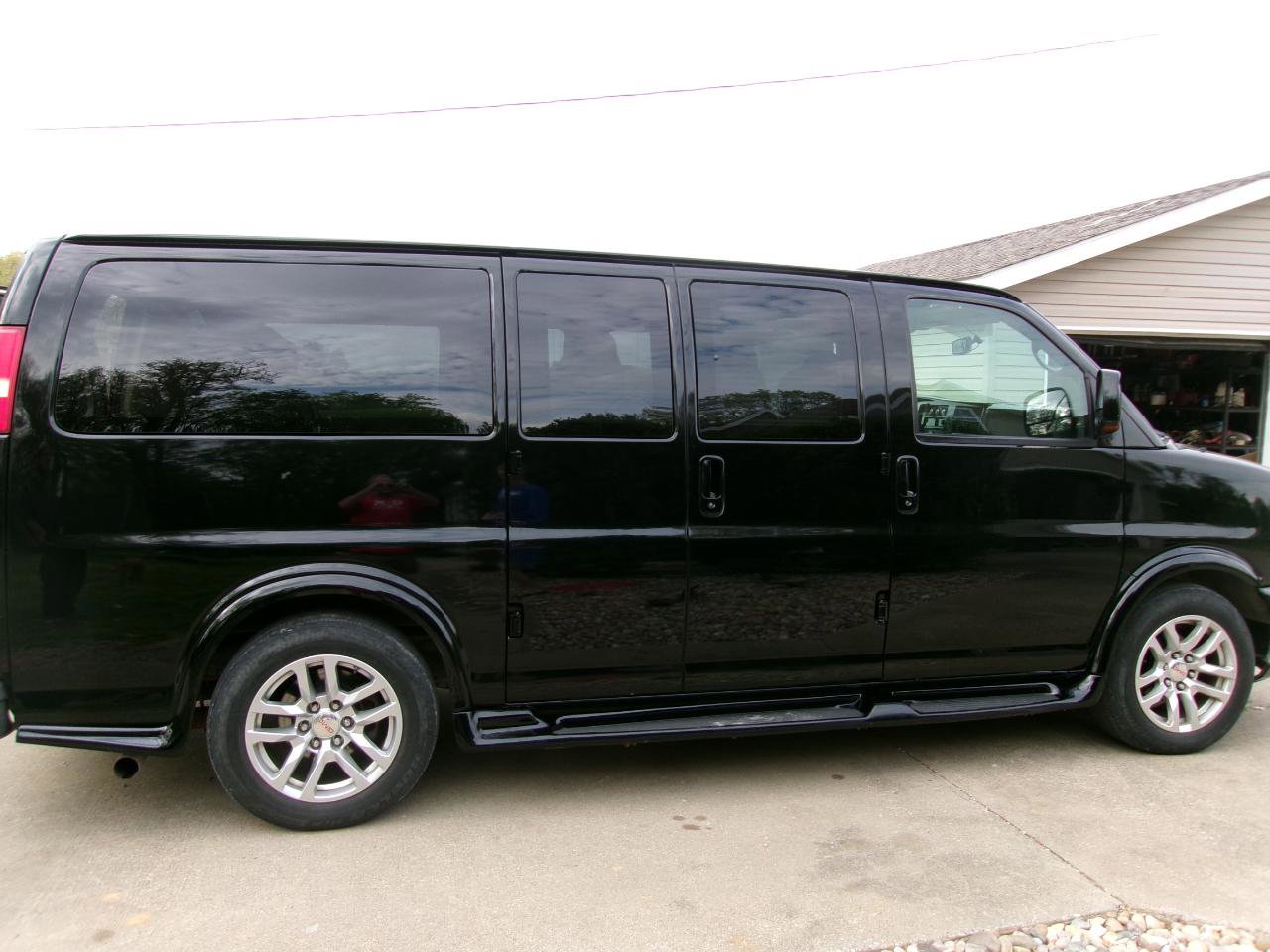Used 2008 GMC Savana 1500 w/ Preferred Equipment Group RWD image 9