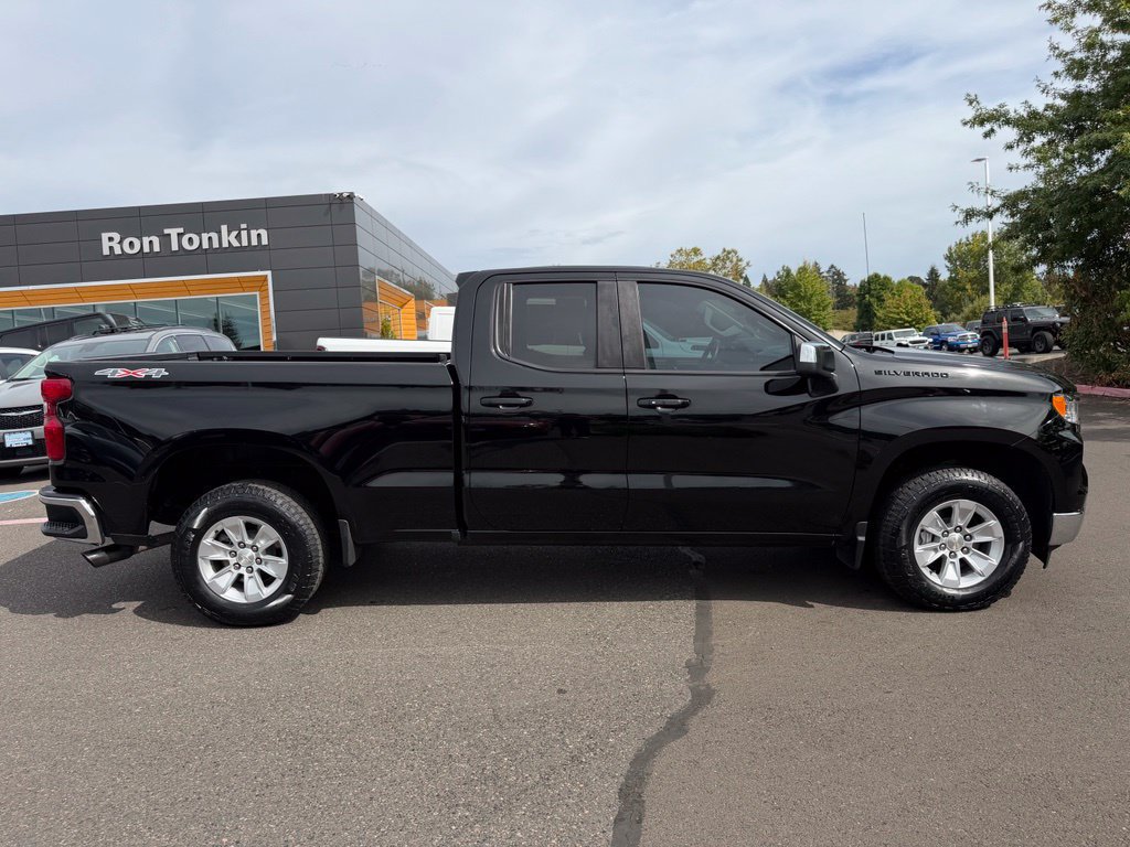 Used 2023 Chevrolet Silverado 1500 LT w/ LPO, Dark Essentials Package AWD/4WD image 8