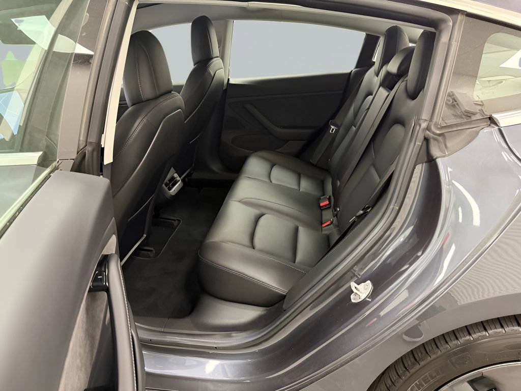Used 2018 Tesla Model 3 Long Range image 13