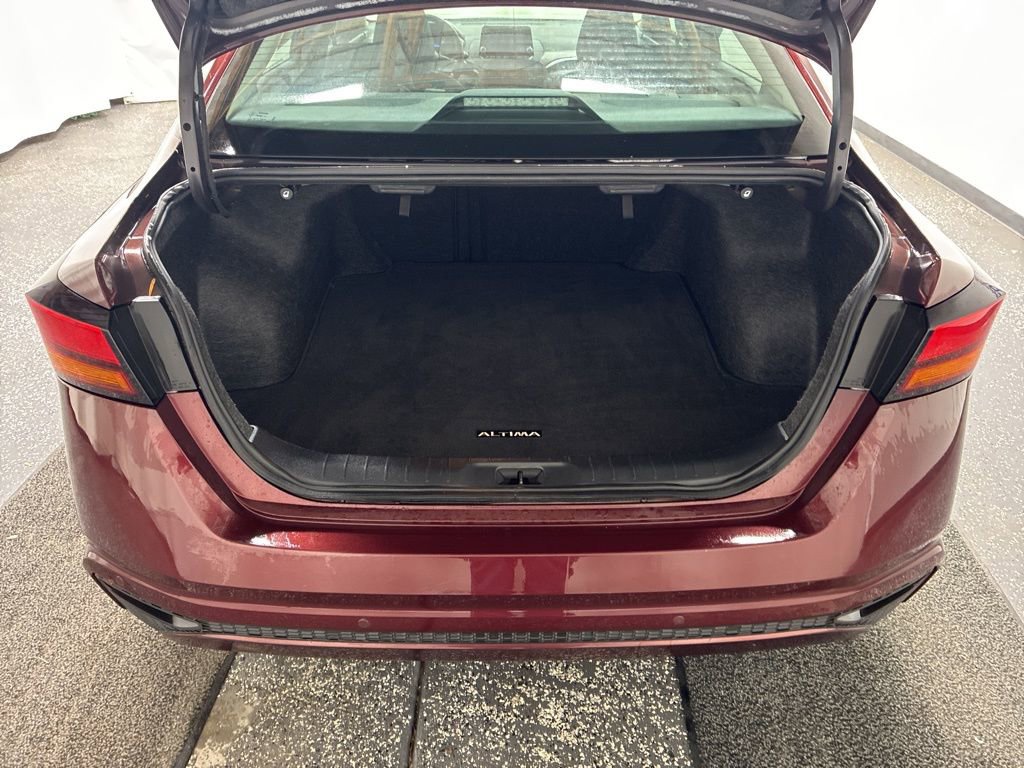 Used 2024 Nissan Altima 2.5 SV image 6
