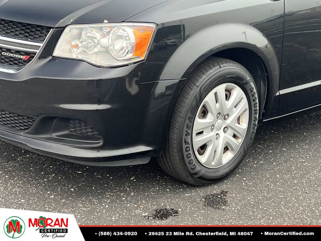 Used 2018 Dodge Grand Caravan SE w/ UConnect Hands-Free Group FWD image 8