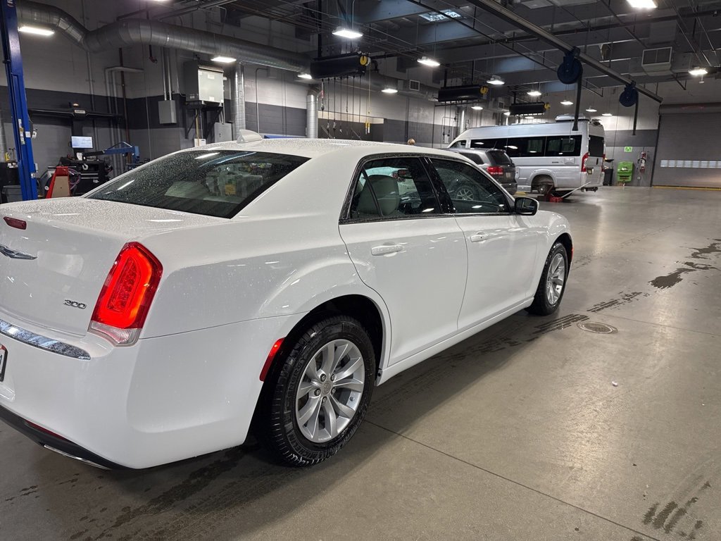 Certified 2023 Chrysler 300 Touring image 8